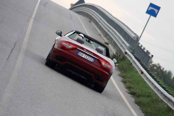 Test drive Maserati GranCabrio S (2012): per veri intenditori!